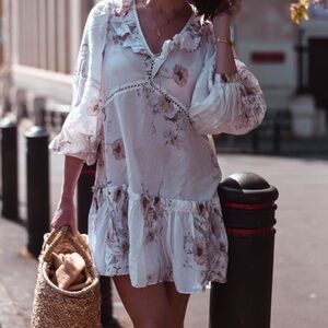 Beautiful new H&M whimsical floral spring dress